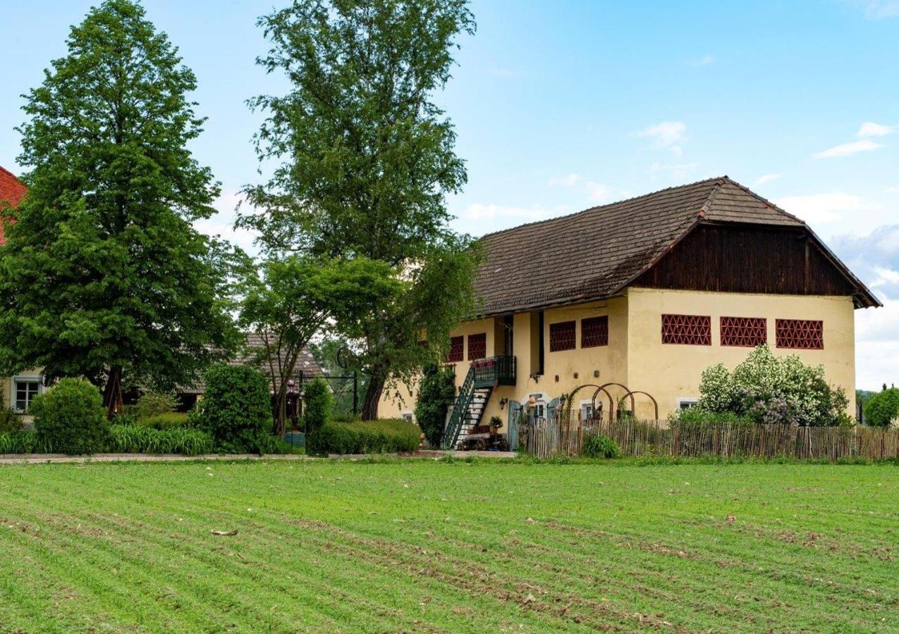 Gutshof Bartl 1 Apartment Klagenfurt am Woerthersee Bagian luar foto