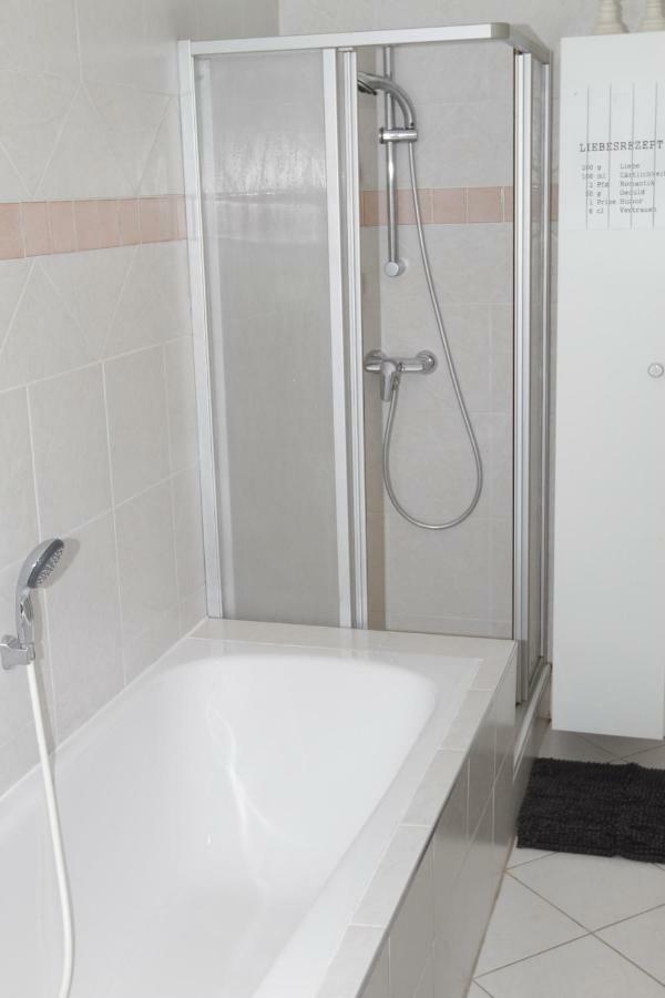 Gutshof Bartl 1 Apartment Klagenfurt am Woerthersee Bagian luar foto