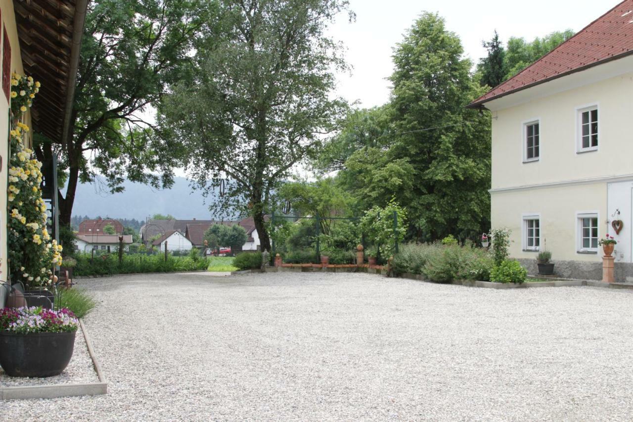 Gutshof Bartl 1 Apartment Klagenfurt am Woerthersee Bagian luar foto