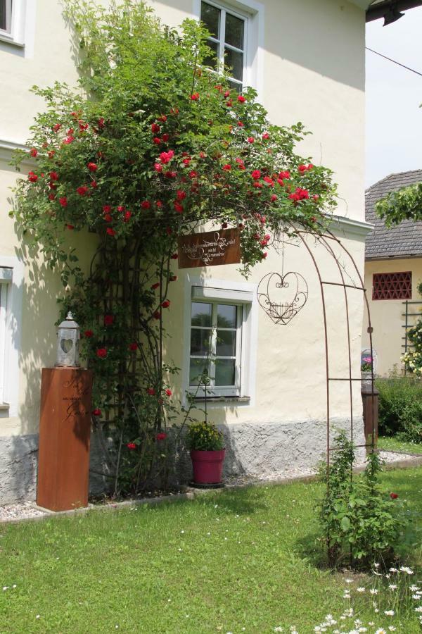 Gutshof Bartl 1 Apartment Klagenfurt am Woerthersee Bagian luar foto
